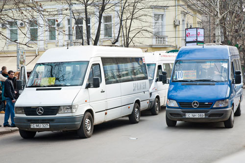 Перевозчики отказываться от своих требований не намерены.