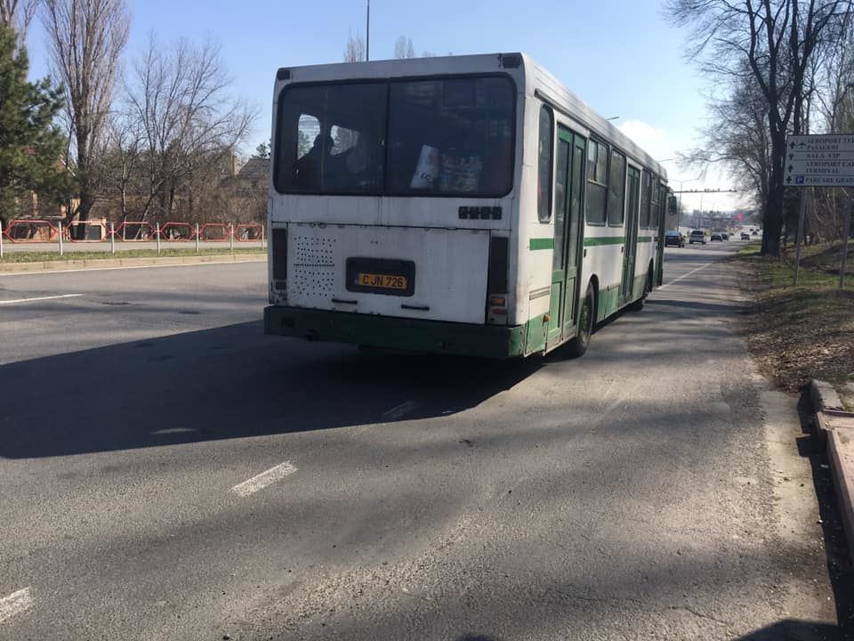 В Кишиневе ездит автобус с нерабочей панелью приборов.