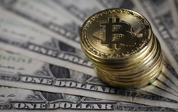 Так за сутки биткоин подорожал на 9,18% и сейчас торгуется на отметке $8090.