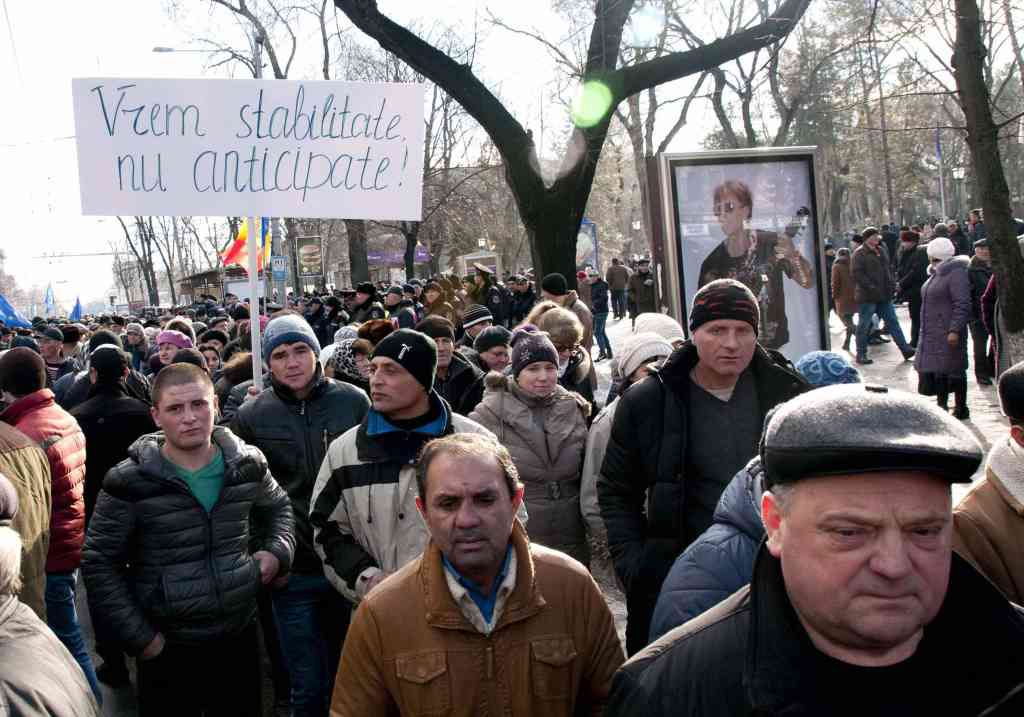 Митинг ДПМ в сквере Театра оперы и балета.