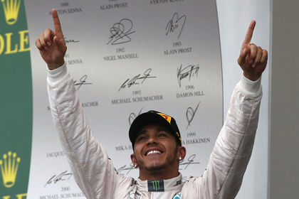 Свой первый титул Хэмилтон выиграл в 2008 году, выступая за McLaren.