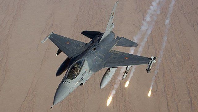 В США истребитель на учениях по ошибке выстрелил ракетой по своим.