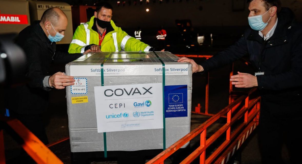 Молдова первой в Европе получила бесплатно вакцину через платформу COVAX.