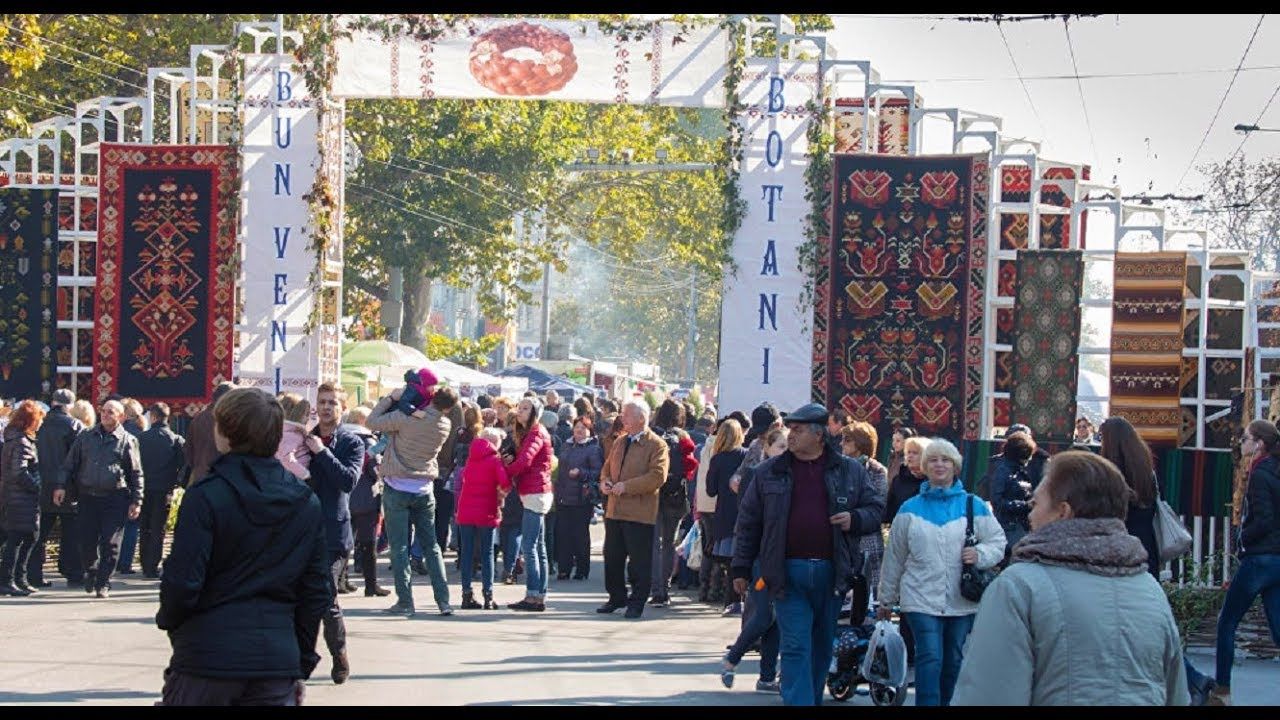 Продавцы с нетерпением ждут Дня города.