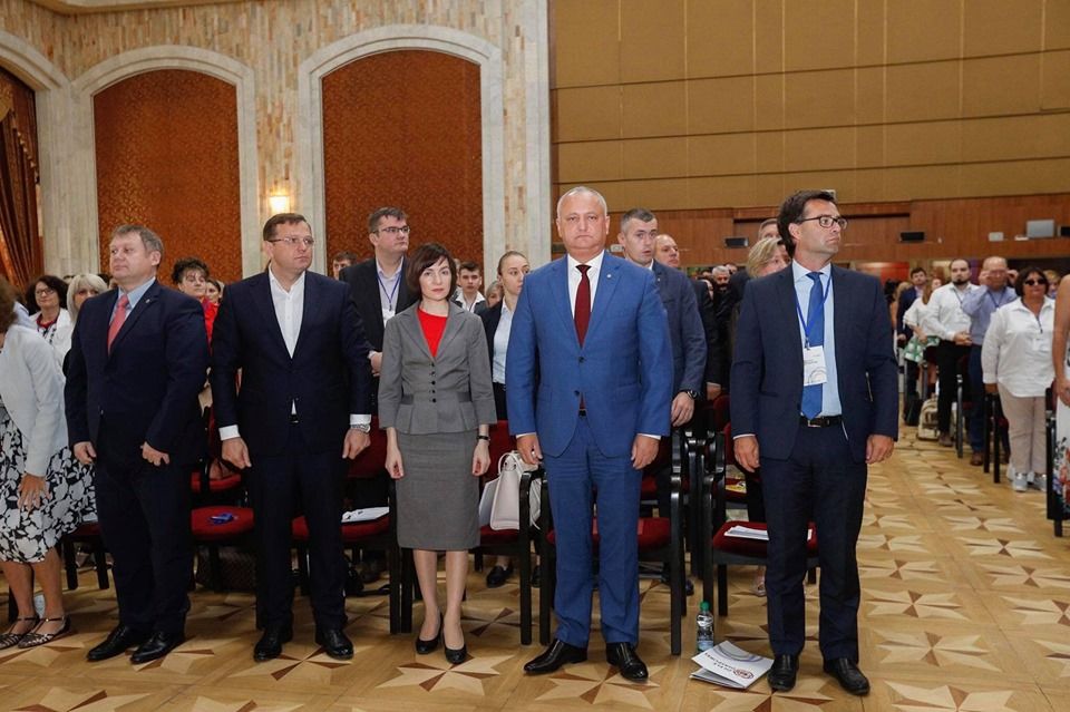 Додон и Санду выступили на открытии Дней диаспоры.