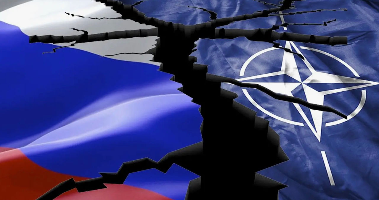 FT: В НАТО рассматривают возможность военного ответа на гибридную войну РФ.