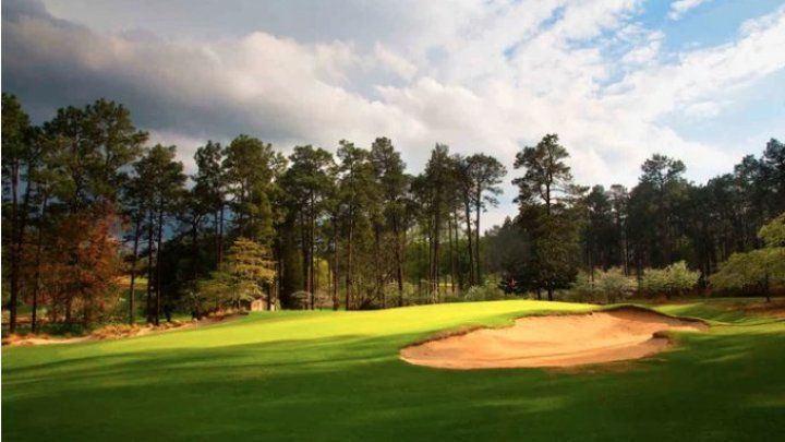 Căzătură ruşinoasă a premierului Japoniei în timpul unei partide de golf cu Donald Trump
