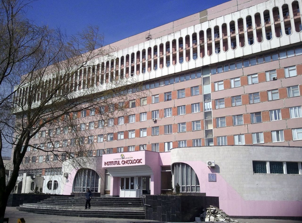 Суд оштрафовал фармкомпанию за отказ поставлять лекарства в Онкоинститут.