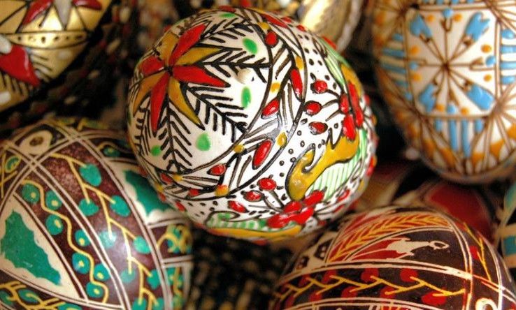 Odată cu apropierea Paştelui, a început şi isteria legată de pictura ouălor. 