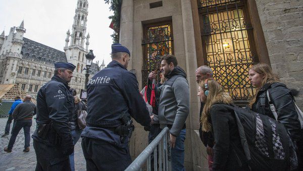 Решение властей последовало за повышением уровня террористической угрозы по региону до высшей ступени.