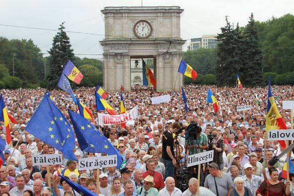 Mişcarea protestatară a renăscut în Moldova.