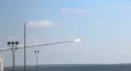 В США провели запуск сверхзвуковой ракеты-мишени.