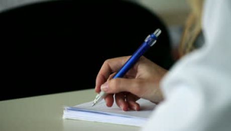 Şefa Oficiului poştal din satul Boghiceni, raionul Hînceşti, împreună cu subalterna sa, au fost condamnate pentru delapidarea averii străine.