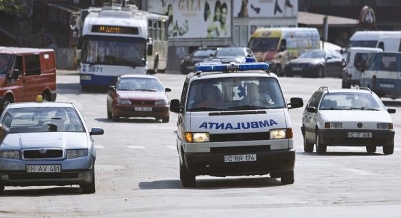 Un oficial german, aflat în vizită oficială la Chișinău a fost accidentat în timp ce se deplasa regulamentar pe trotuar.  