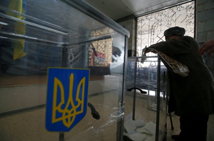 На избирательном участке в украинском городе Новоселица Черновицкой области умер наблюдатель от «Батькивщины».