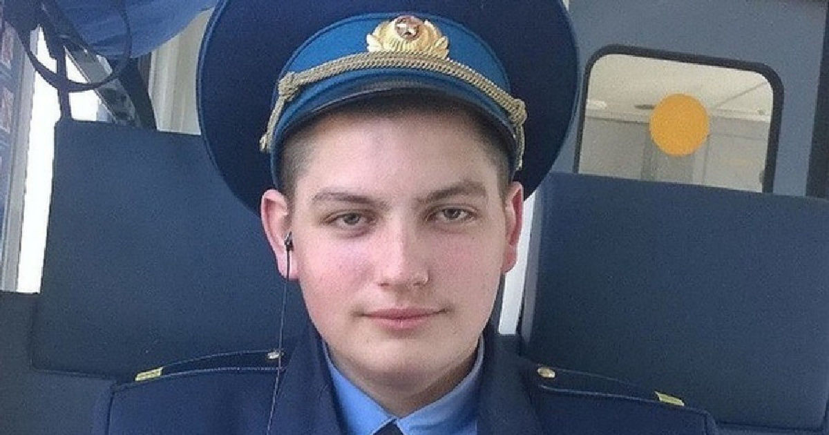 Максим Моисеев погиб, пытаясь спасти пассажиров рейса Москва — Мурманск.