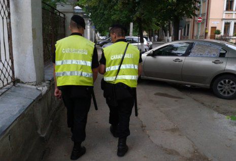 Militarul în grad de căpitan a obligat patru carabinieri din subordine să lucreze ilegal la o întreprindere din oraşul Hânceşti.