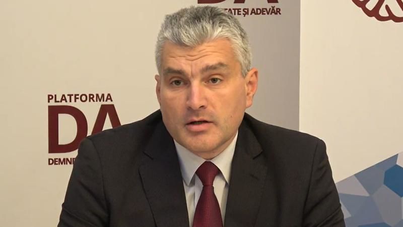 Слусарь: Нет ни единого основания для содержания Петика под стражей