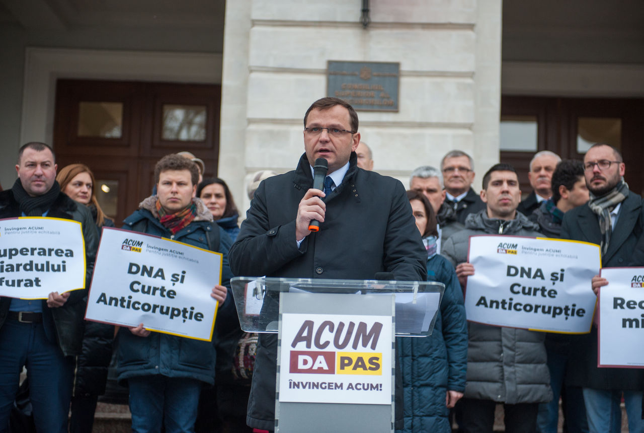 Блок "ACUM" намерен перенять опыт Румынии в деле борьбы с коррупцией.