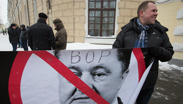 Порошенко заявил, что жизнь у него не сахар.
