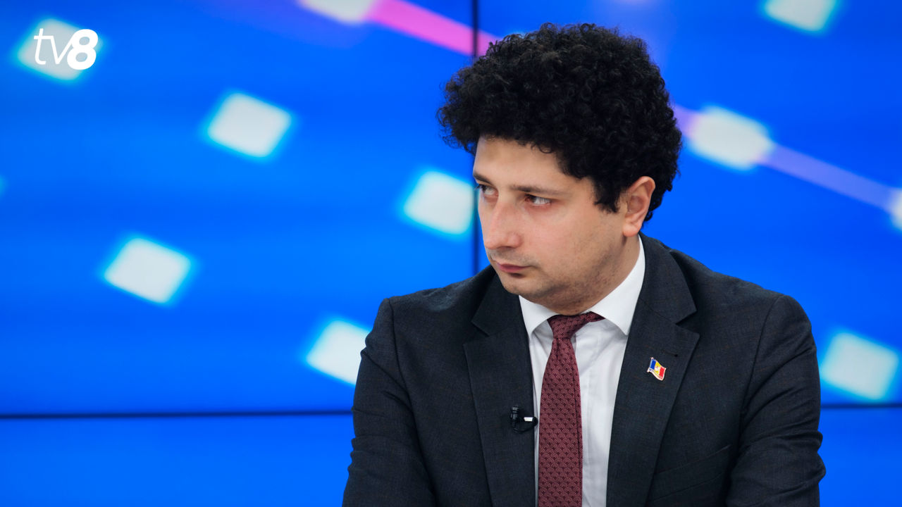 Депутат PAS Раду Мариан.