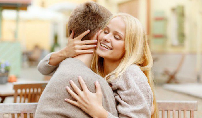 Bărbaţii tind să ajungă să formeze un cuplu cu femei care semănau semnificativ cu mamele lor. Foto: decopera.ro