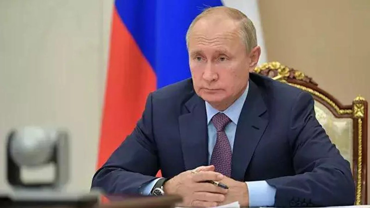 Путин: Я не сказал, что наши войска пойдут в Донбасс прямо сейчас.