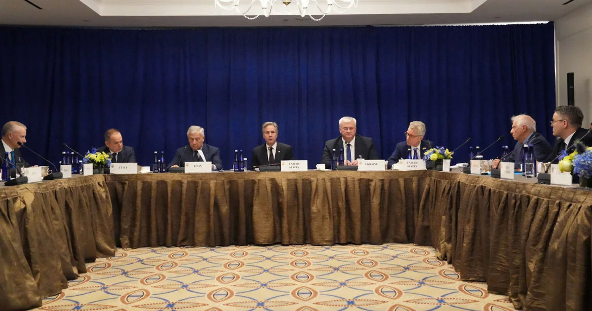 Страны G7 пообещали продолжать санкционную политику против России.
