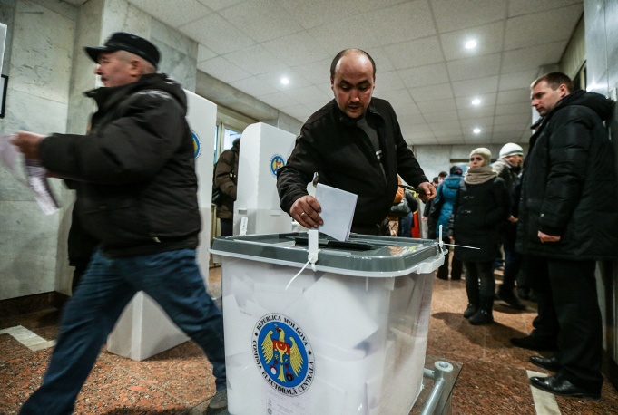 Партия социалистов, возглавляемая Игорем Додоном, лидирует.