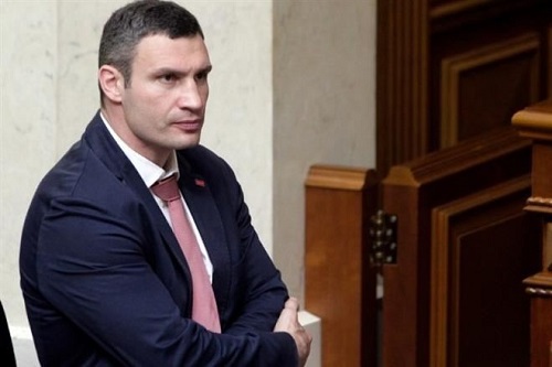 Лидер УДАРа считает, что отставка премьера будет шагом оппозиции к победе.
