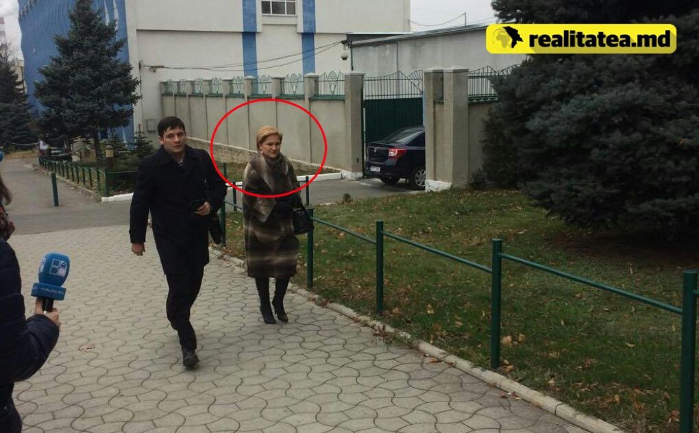 După implicarea în scandalul licitațiilor trucate, directoare a unui liceu din Chișinău