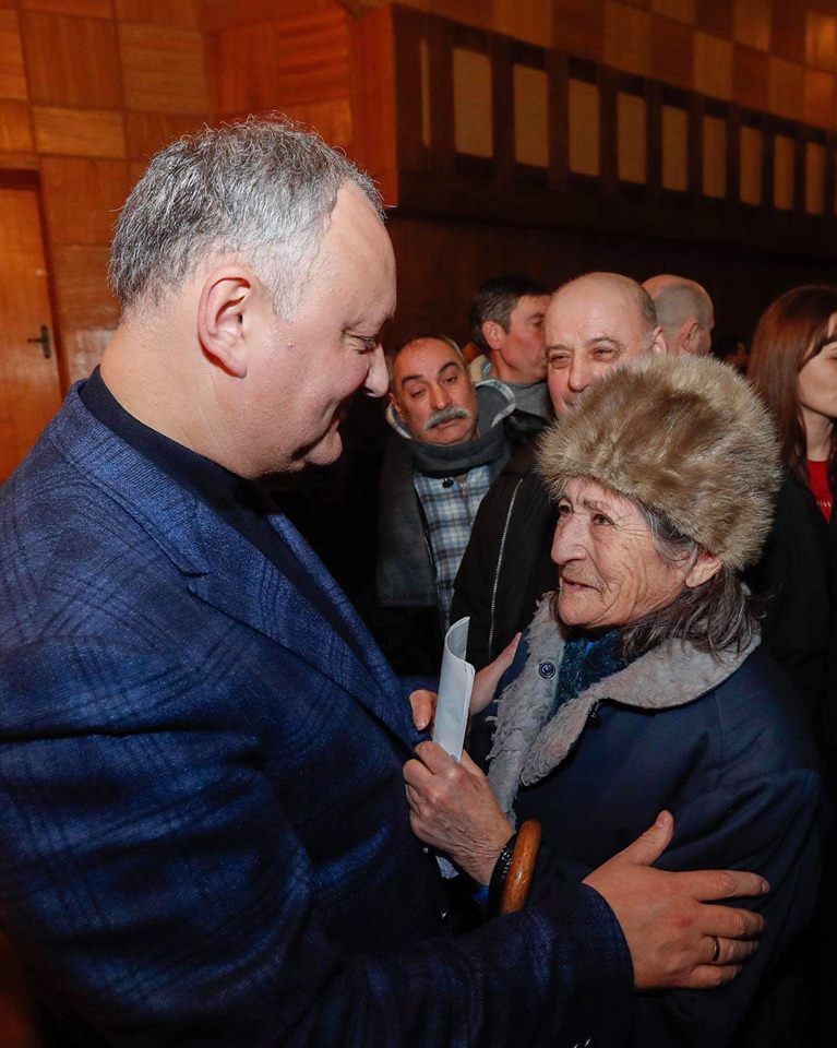 Опрос: Додон остается абсолютным народным лидером.