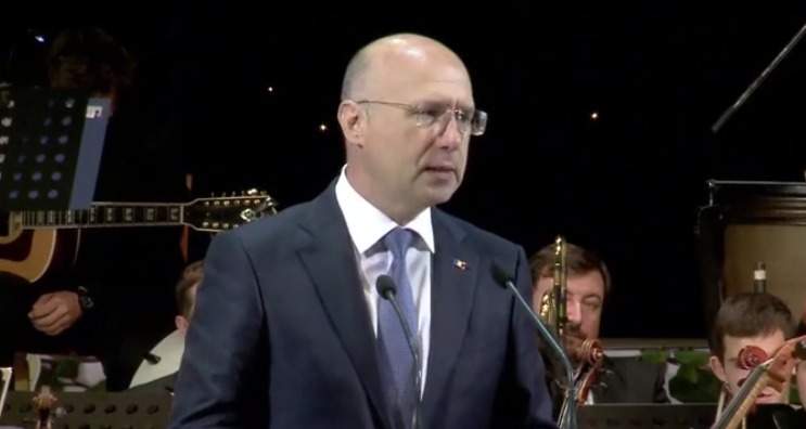 Pavel Filip a felicitat toţi dascălii cu ocazia Zilei Profesorului