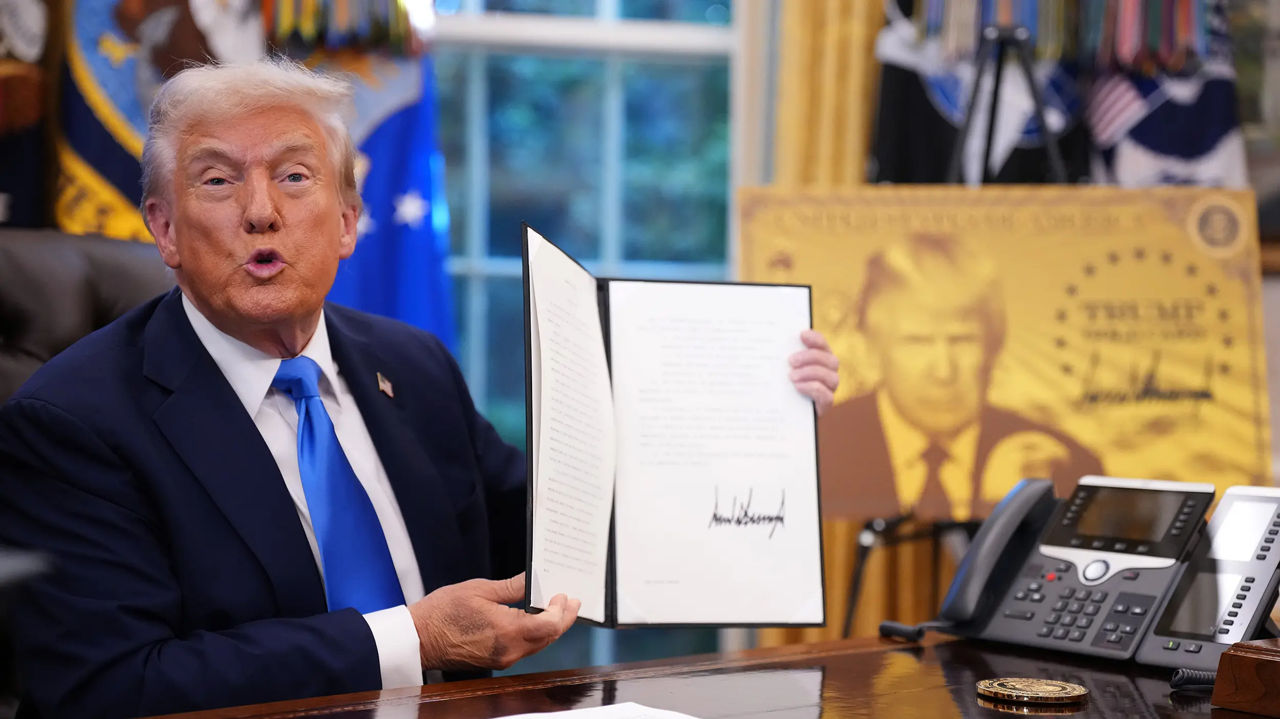Трамп предложил ввести новый сбор в $100 тысяч за рабочую визу.