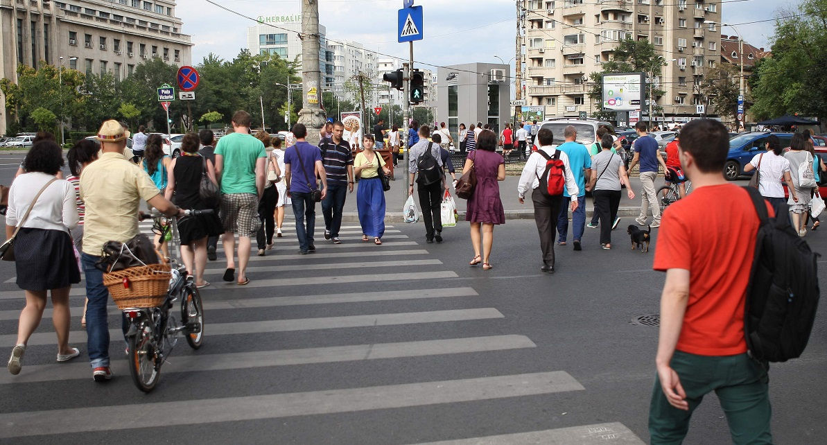Tot mai mulți români își caută al doilea job din cauza scumpirilor: O singură sursă de venit nu mai este suficientă.
