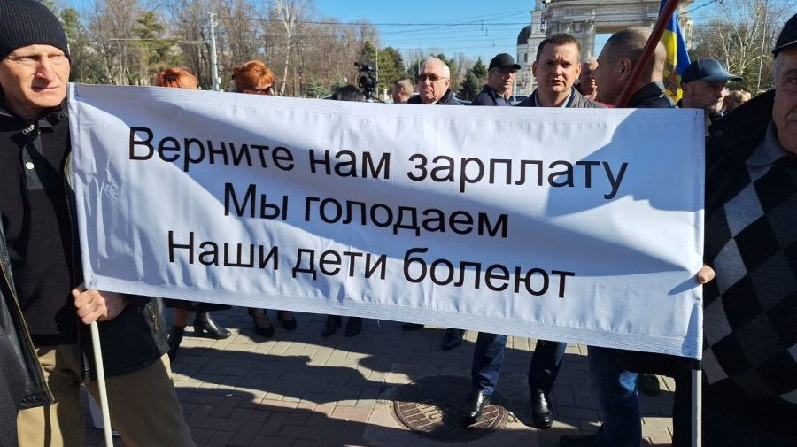 Angajații CFM au amenințat că vor bloca circulația trenurilor cu cereale ucrainene.