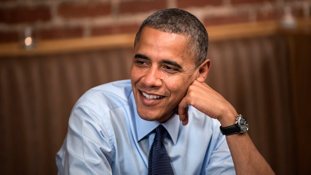 Barack Obama a mărturisit luni că s-a lăsat de fumat pentru că i-a fost "teamă de soţie".