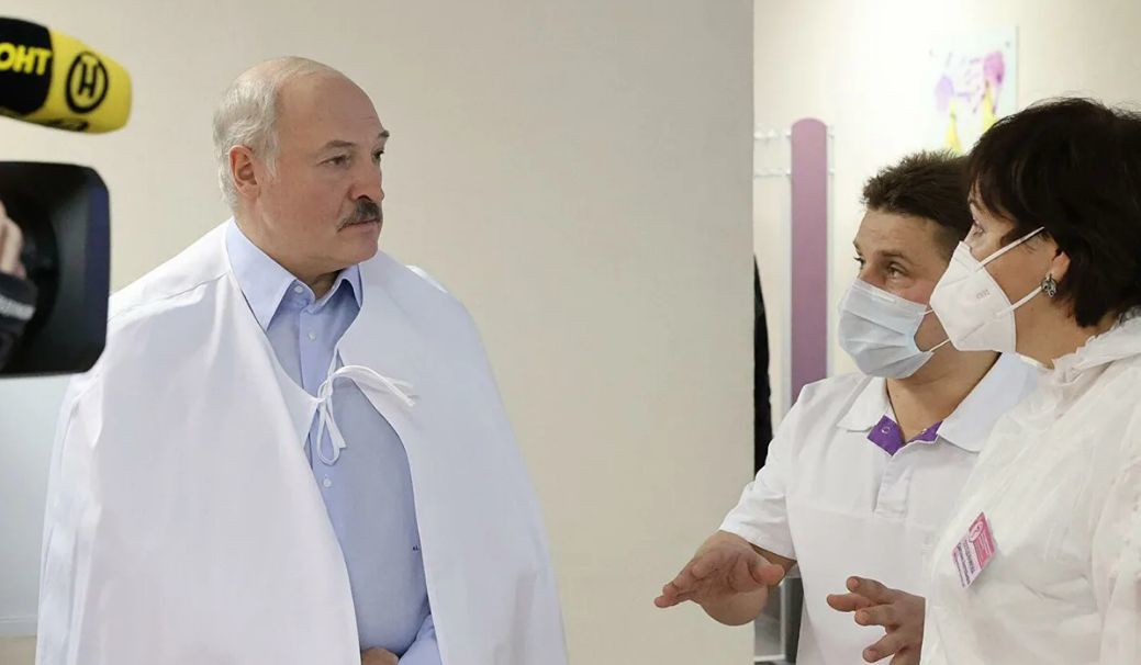 Лукашенко не согласился, что в Белоруссии неправильно борются с COVID-19.