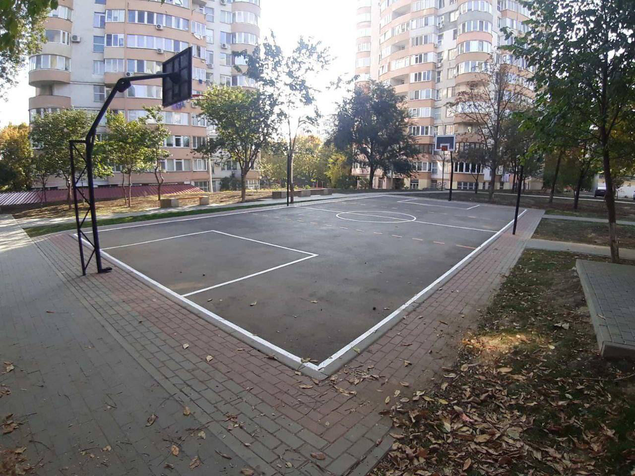 Завершаются работы по благоустройству сквера в столичном секторе Чеканы.