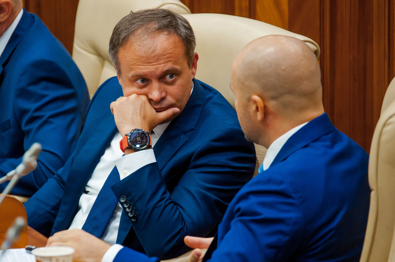 Канду: Обсуждается возможность формирования правительства меньшинства.