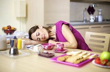 Вас клонит в сон, даже если вы спите положенных 8 часов? Пересмотрите свой рацион питания. Возможно, в нем есть продукты, которые ”утомляют” ваш организм.