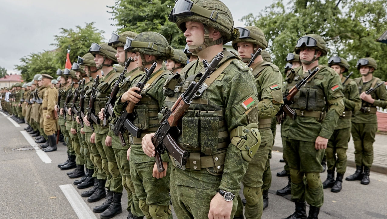 Белоруссия формирует на границе с Украиной десантно-штурмовую бригаду.