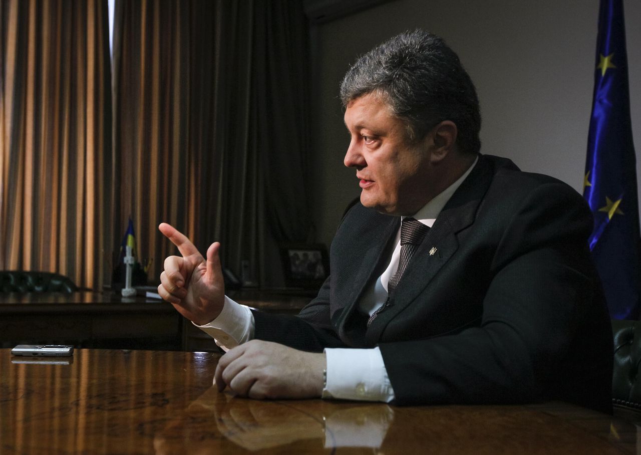 Правительство Украины, согласно поручению президента, обеспечит администрации финансированием.