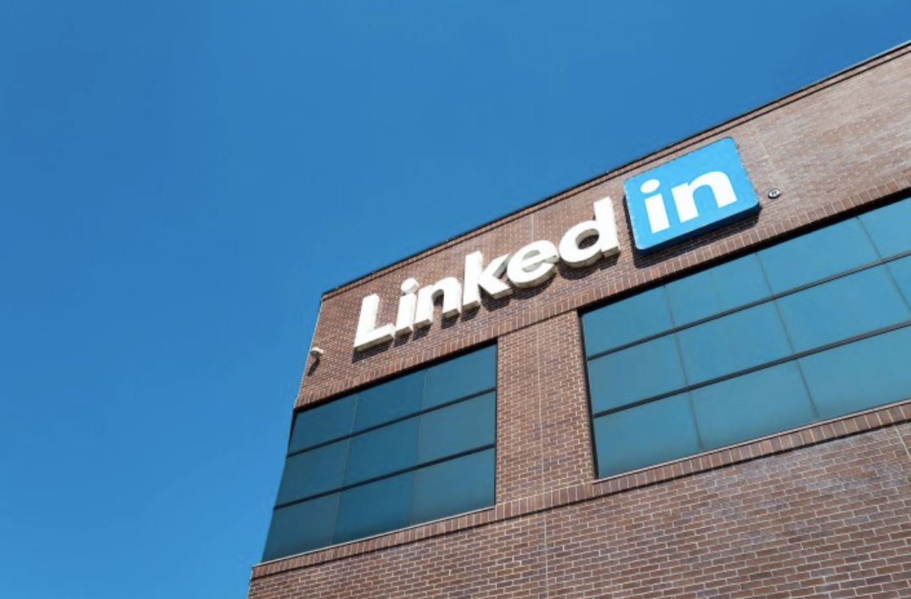 Молдавские авторы подали в суд на компанию LinkedIn.