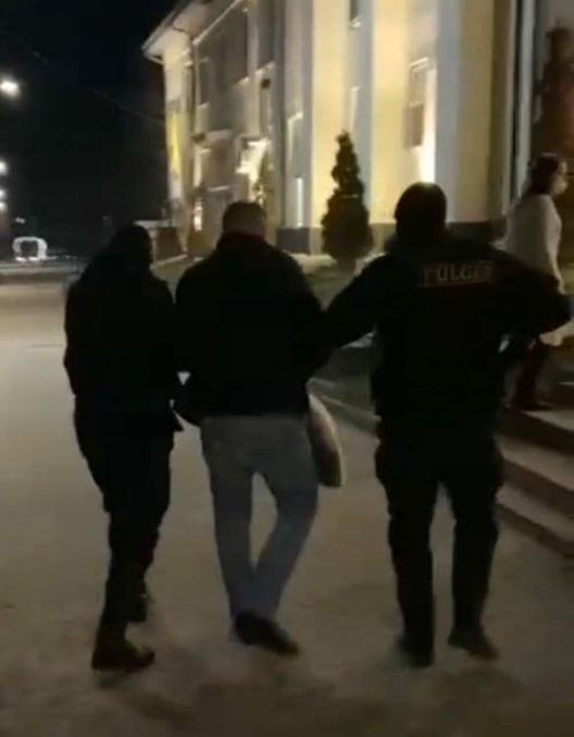 Жителям Рышканского района грозит до 12 лет тюрьмы за разбой и шантаж.