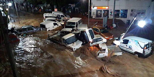 Популярный турецкий курорт Бодрум смывает «большой водой».