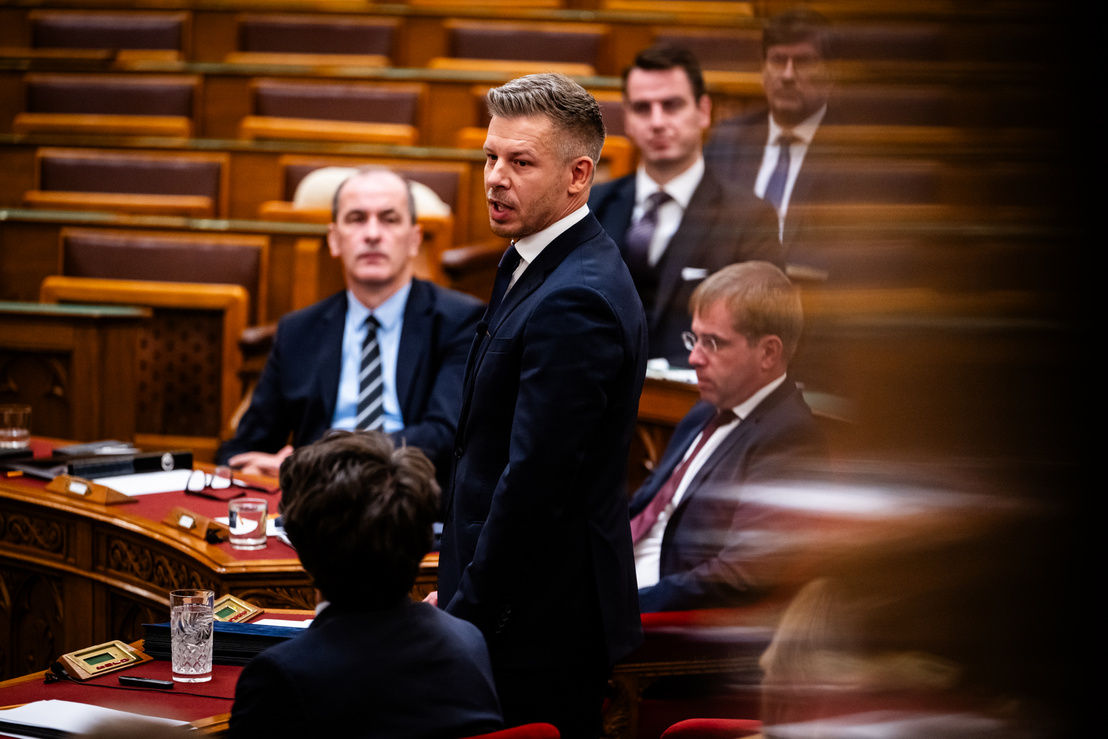 În Ungaria a fost suspendată imunitatea premierului Magyar.