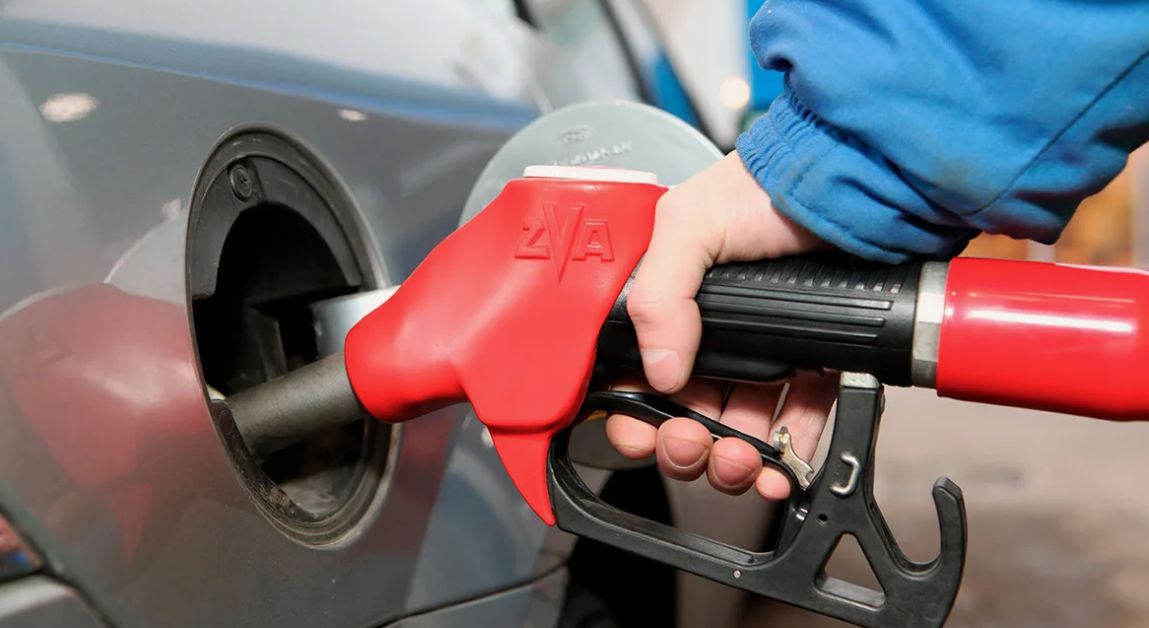 Prețul benzinei în Moldova crește după o perioadă lungă de scădere.