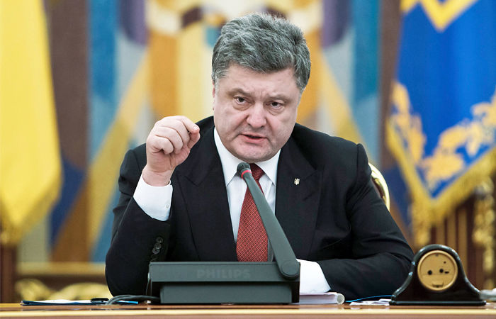 "Россия, как страна-агрессор, не может и не будет принимать участие в миротворческой операции в Украине", - сказал Порошенко. Фото: EPA
