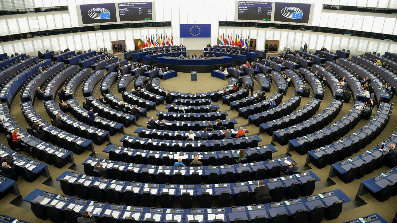 Европарламент просит предоставить Молдове статус кандидата в июне.